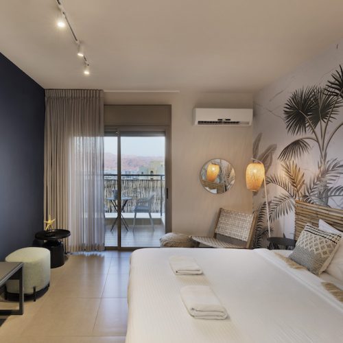 Studio Apartment with Balcony