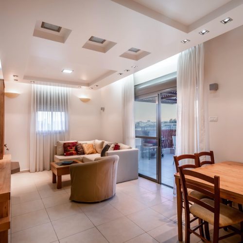 Six Room Pool View Apartment with a Huge Balcony Overlooking the Pool