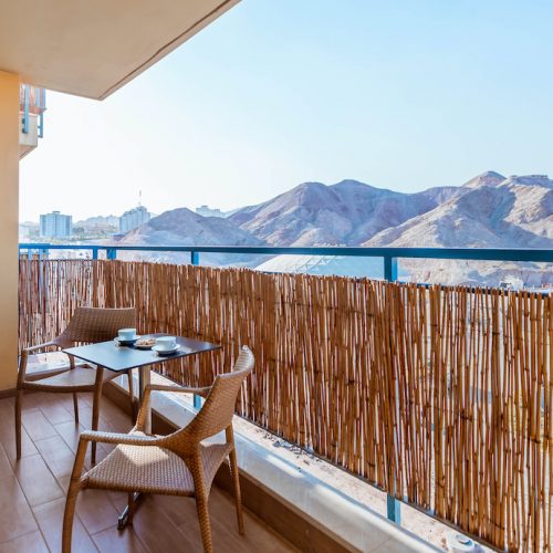 Family Studio Apartment with Bunkbeds and Balcony